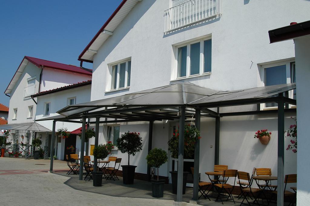 Hotel Restauracja Malopolska Jasło Екстериор снимка